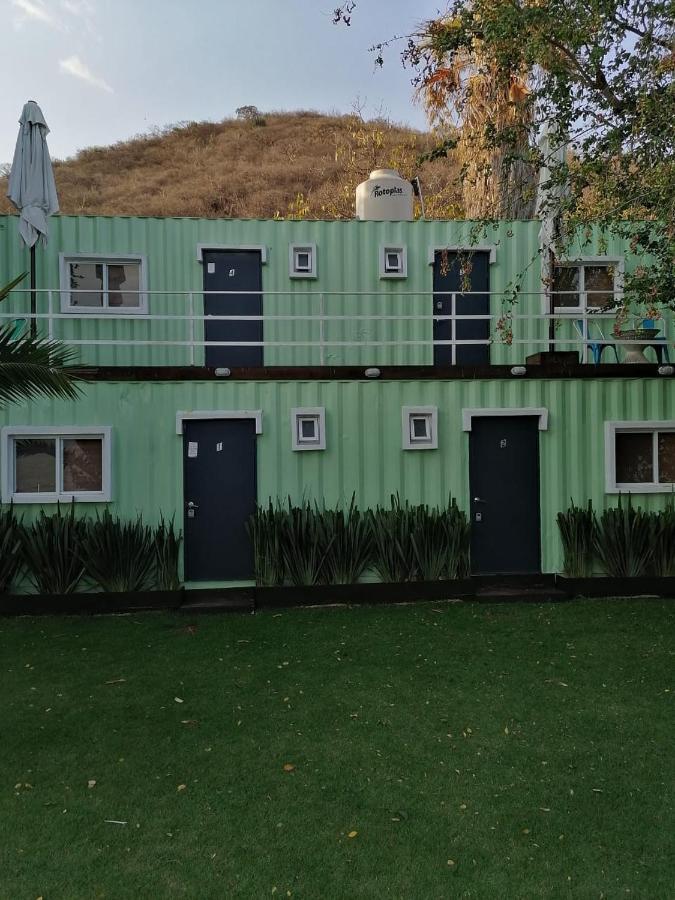 H Case San Juan Cosala Exterior photo